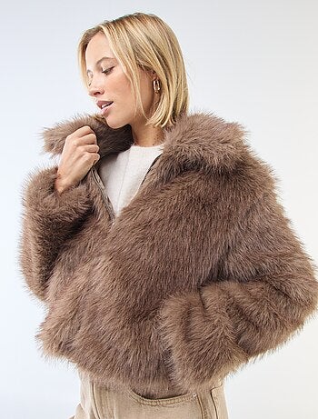 Giubbotto corto effetto pelliccia