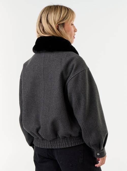Giubbotto oversize effetto lana con collo in pelliccia rimovibile - Kiabi