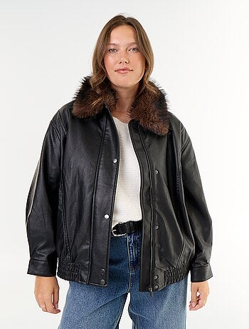 Giubbotto oversize in similpelle con collo in pelliccia sintetica rimovibile