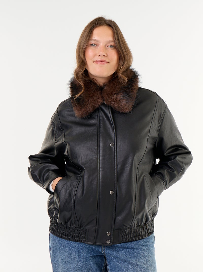Giubbotto oversize in similpelle con collo in pelliccia sintetica rimovibile Nero - Kiabi
