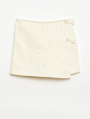 Gonna-pantaloncino con motivi ricamati all over