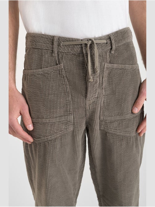 HOBO pantaloni larghi e larghi - Kiabi HOBO pantaloni larghi e larghi - Kiabi
