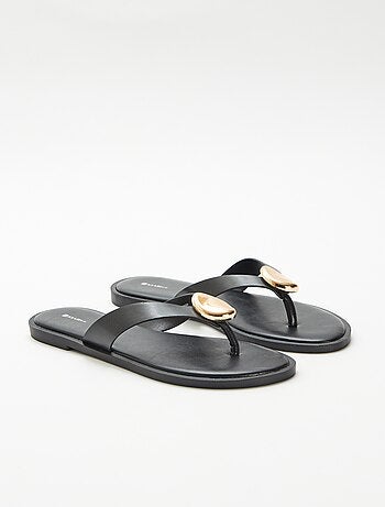 Infradito in similpelle con dettaglio metallico