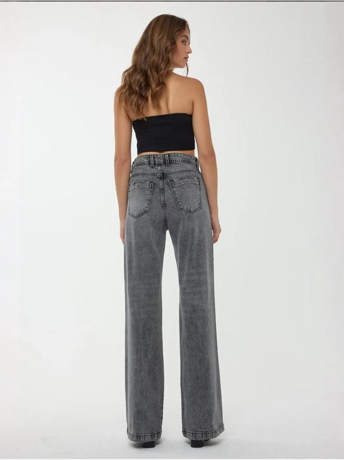Jeans a gamba dritta a vita alta hiccup - Kiabi Jeans a gamba dritta a vita alta hiccup - Kiabi