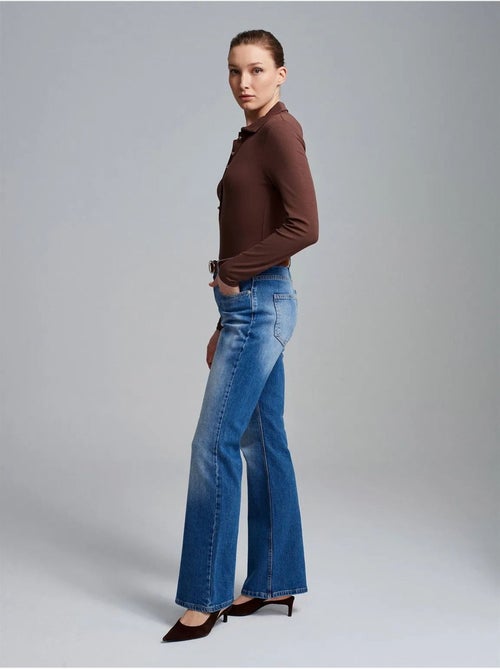 Jeans a gamba dritta a vita bassa dilvin - Kiabi Jeans a gamba dritta a vita bassa dilvin - Kiabi