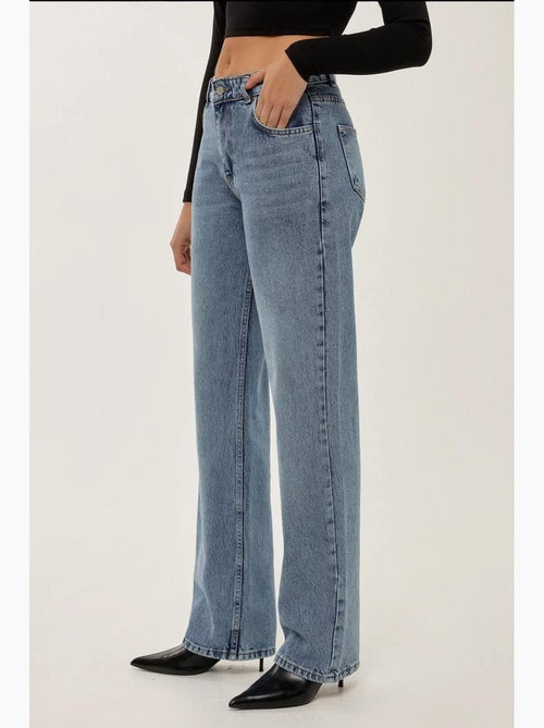 Jeans a gamba dritta a vita media hiccup - Kiabi Jeans a gamba dritta a vita media hiccup - Kiabi