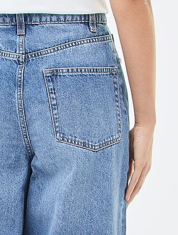 Jeans a gamba larga a vita alta