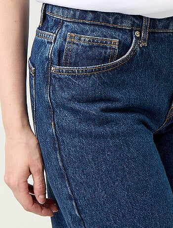 Jeans a gamba larga a vita alta