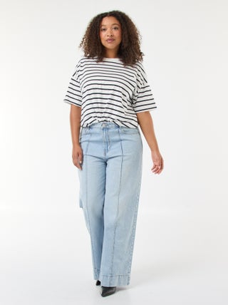 Jeans a gamba larga a vita alta con pieghe sul davanti