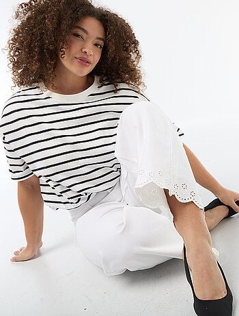 Jeans a gamba larga a vita alta con tasche applicate davanti e dietro