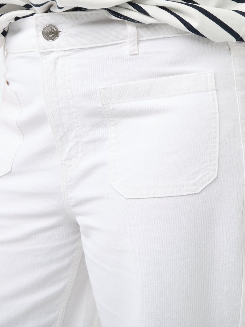 Jeans a gamba larga a vita alta con tasche applicate davanti e dietro Bianco - Kiabi