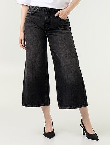 Jeans a gamba larga a vita alta