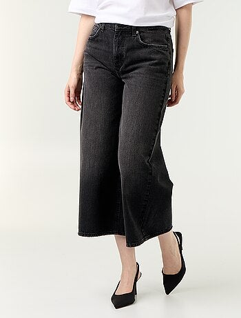 Jeans a gamba larga a vita alta