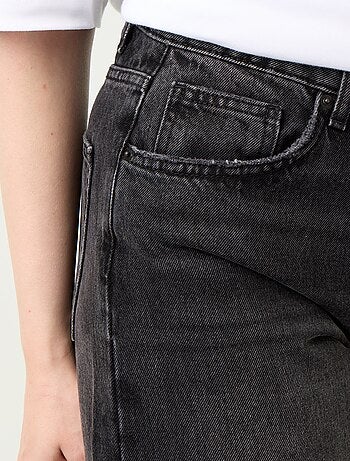 Jeans a gamba larga a vita alta