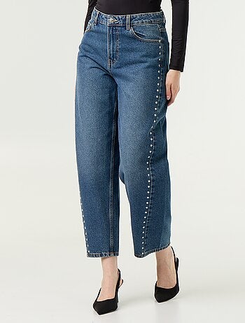 Jeans a gamba larga con borchie fantasiose