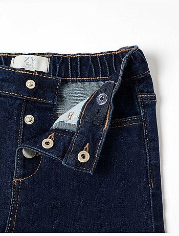 Jeans a gamba larga con bottoni a pressione frontali