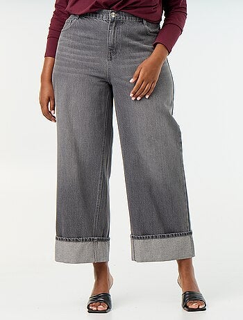 Jeans a gamba larga con risvolto alla base