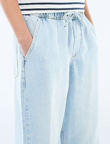Jeans a gamba larga con vita elasticizzata
