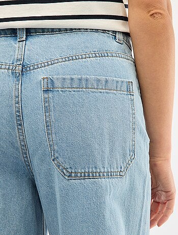 Jeans a vita alta con bottoni