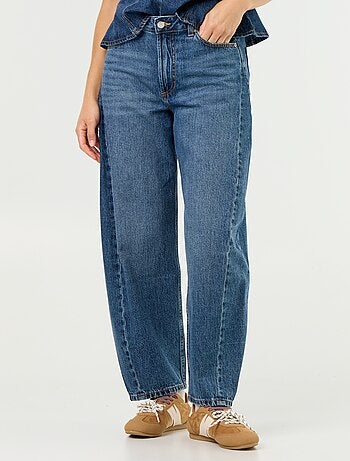 Jeans a vita alta e gamba larga