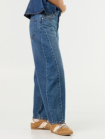 Jeans a vita alta e gamba larga