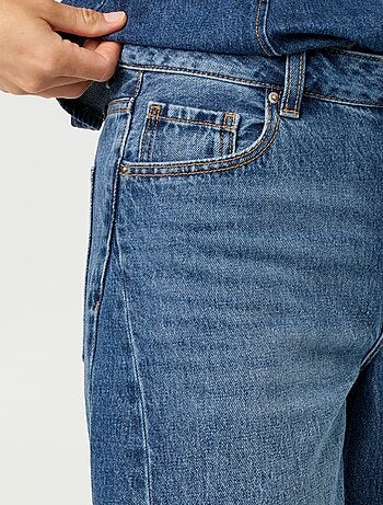 Jeans a vita alta e gamba larga