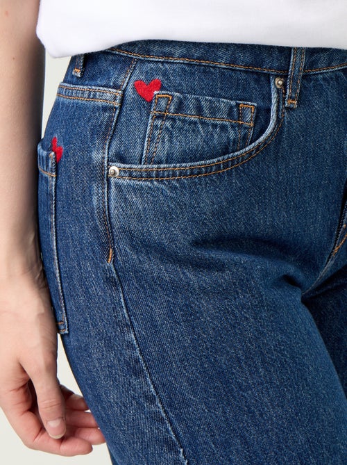 Jeans a vita alta taglio flare con ricami a 'cuori' - Kiabi