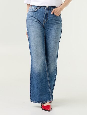 Jeans a vita alta taglio flare con ricami a 'cuori'