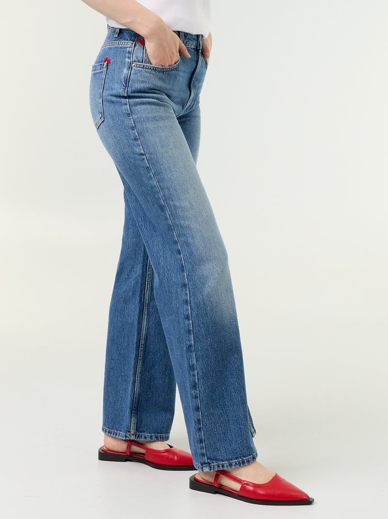 Jeans a vita alta taglio flare con ricami a 'cuori' Blu - Kiabi