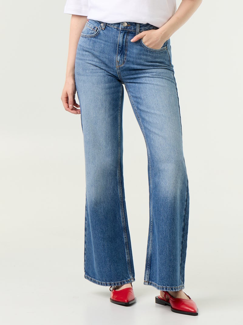 Jeans a vita alta taglio flare con ricami a 'cuori' Blu - Kiabi