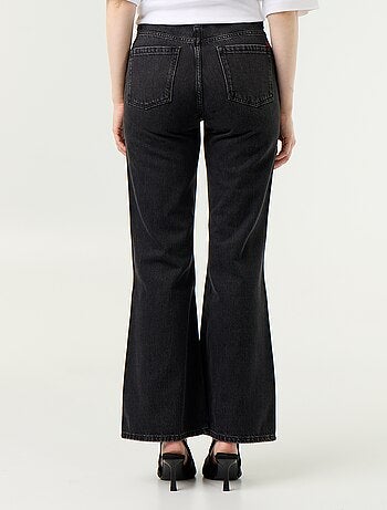 Jeans a vita alta taglio flare con ricami a 'cuori'