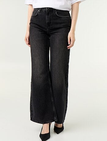 Jeans a vita alta taglio flare con ricami a 'cuori'