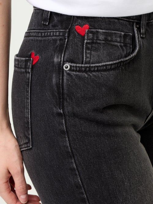 Jeans a vita alta taglio flare con ricami a 'cuori' - Kiabi