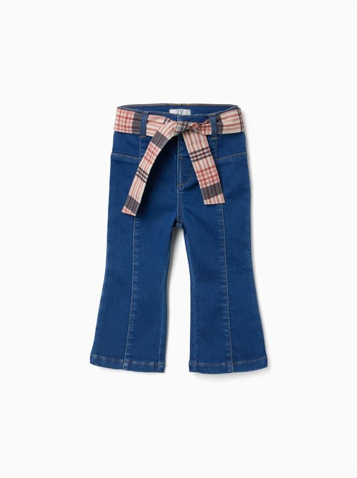 Jeans a zampa con tasche e cintura a quadri - Kiabi Jeans a zampa con tasche e cintura a quadri - Kiabi