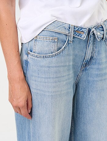 Jeans ampi con cintura fantasia