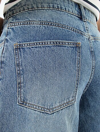 Jeans ampi con doppia apertura abbottonata