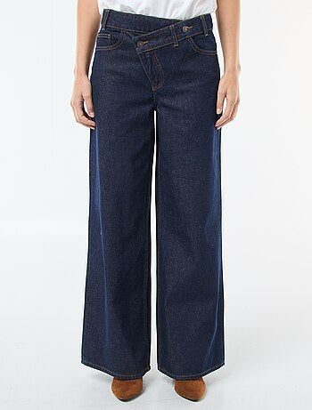 Jeans ampi con doppia apertura abbottonata