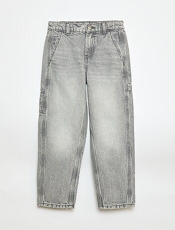 Jeans larghi con tasche grandi
