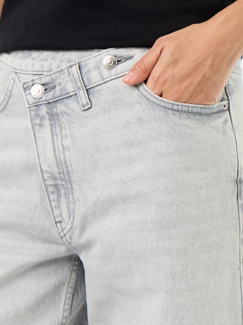 Jeans barrel con abbottonatura asimmetrica - Kiabi