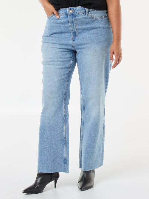 Jeans bootcut con orlo sfrangiato - Kiabi