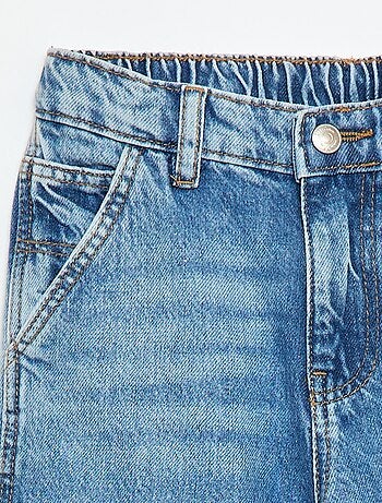 Jeans con dettagli cut-out sulle ginocchia