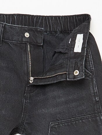 Jeans con dettagli cut-out sulle ginocchia