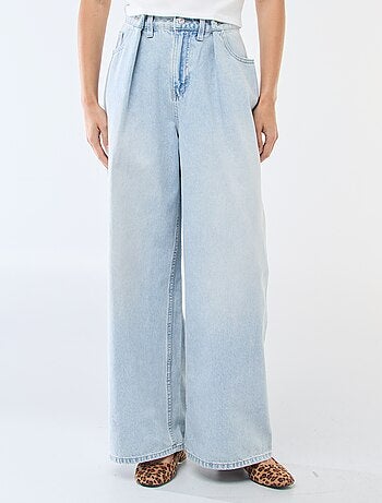 Jeans a gamba larga a vita alta