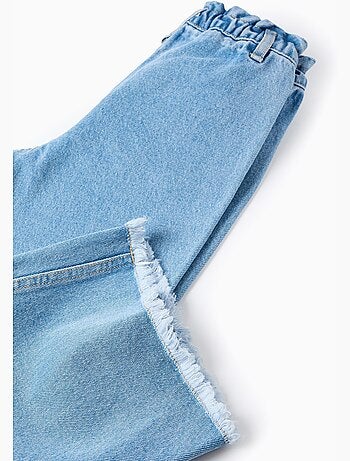 Jeans in cotone a a gamba larga con orli sfrangiati
