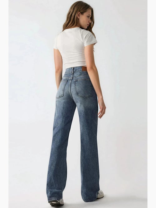 Jeans in denim a vita normale e gamba dritta hiccup - Kiabi Jeans in denim a vita normale e gamba dritta hiccup - Kiabi