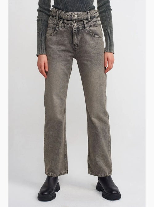 Jeans in denim di cotone a vita alta a gamba dritta dilvin - Kiabi Jeans in denim di cotone a vita alta a gamba dritta dilvin - Kiabi