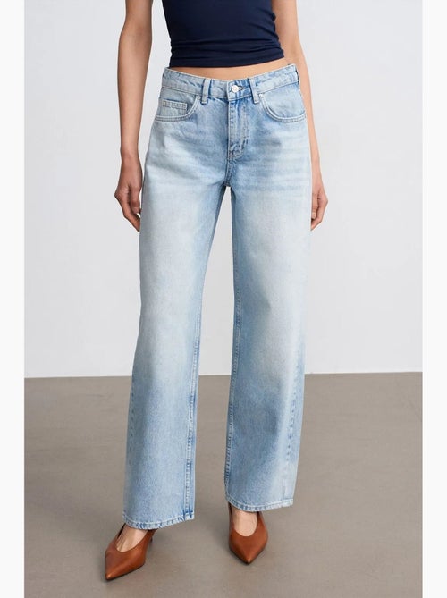 Jeans in denim di cotone a vita bassa a gamba dritta dilvin - Kiabi Jeans in denim di cotone a vita bassa a gamba dritta dilvin - Kiabi