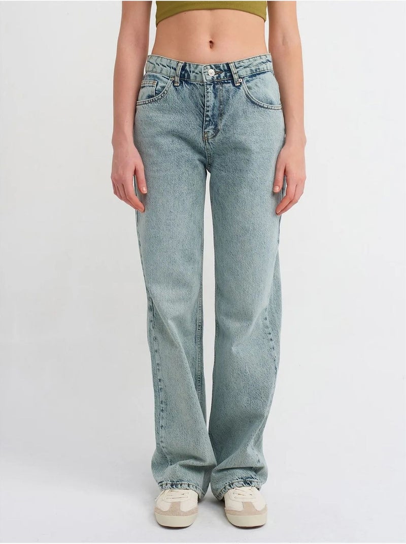 Jeans in denim di cotone a vita media a gamba dritta dilvin Blu chiaro - Kiabi