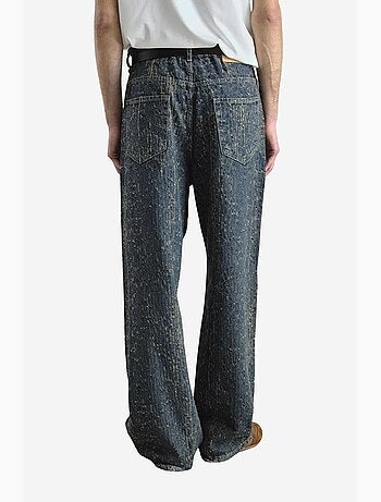 Jeans in denim testurizzato dal taglio baggy giesto