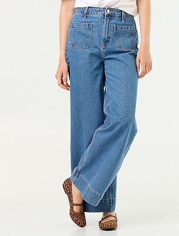 Jeans larghi a vita alta con tasche applicate